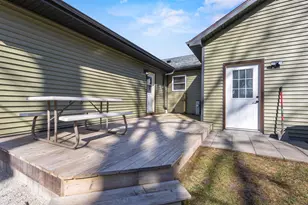 4726 Hessel Ct, Manitowoc, WI 54220 - Photo 39