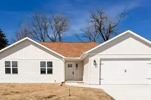 426 Village Ln, Ripon, WI 54971 - Photo 1