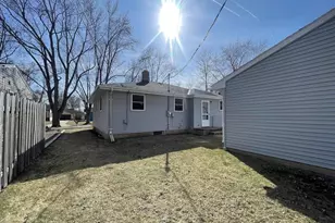 492 Cottage Grove Ave, Green Bay, WI 54304 - Photo 3