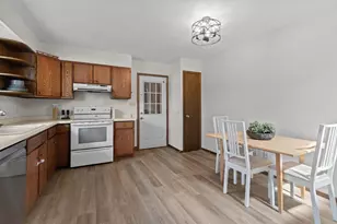 1342 Inverness Ln, Neenah, WI 54956 - Photo 7