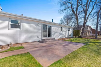 2245 Larkspur Drive, Appleton, WI 54915 - Photo 7