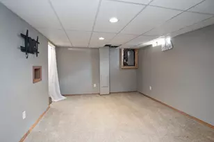 1254 Wild Rose Ln, Neenah, WI 54956 - Photo 27