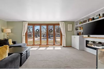 421 Memory Court, Green Bay, WI 54301 - Photo 9