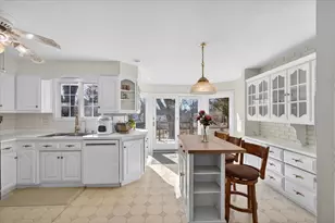 218 Longview Ave, Green Bay, WI 54301 - Photo 9