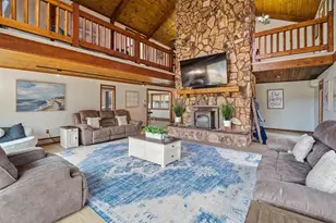 4431 Swallow Banks Ln, Oshkosh, WI 54904 - Photo 5