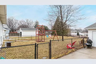 827 Heritage Trail, Oshkosh, WI 54904 - Photo 31