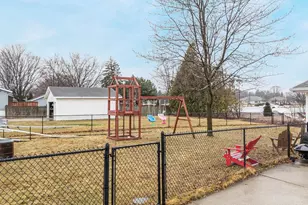 827 Heritage Trail, Oshkosh, WI 54904 - Photo 31