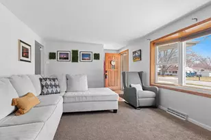 2562 Libal St, Green Bay, WI 54301 - Photo 7