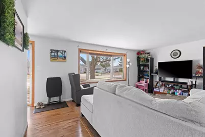 2562 Libal Street, Green Bay, WI 54301 - Photo 5