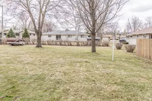 828 W Warren St, New London, WI 54961 - Photo 37