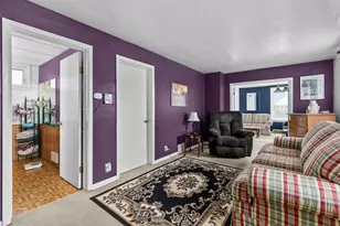 428 W 10th St, Kaukauna, WI 54130 - Photo 3