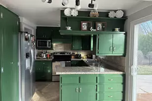 1646 Loretta Ln, Green Bay, WI 54302 - Photo 13