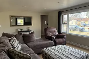 1646 Loretta Ln, Green Bay, WI 54302 - Photo 7