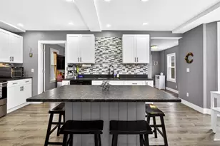 718 N Harriman St, Appleton, WI 54911 - Photo 9