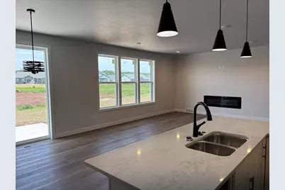 8367 Marlo Avenue, Neenah, WI 54956 - Photo 5