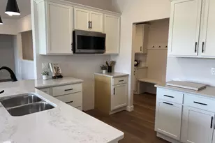 8367 Marlo Ave, Neenah, WI 54956 - Photo 3