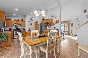 1239 Fawn Dr, Neenah, WI 54956 - Photo 13