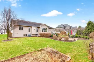 1321 Shootingstar Dr, Neenah, WI 54956 - Photo 3