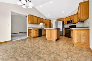 1321 Shootingstar Dr, Neenah, WI 54956 - Photo 21