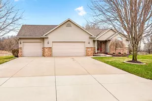 1321 Shootingstar Dr, Neenah, WI 54956 - Photo 47