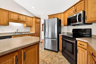 1321 Shootingstar Dr, Neenah, WI 54956 - Photo 17