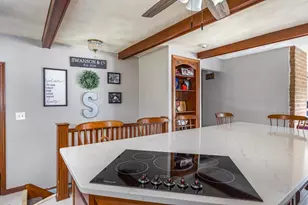 1380 Lakeview Ln, Menasha, WI 54952 - Photo 11