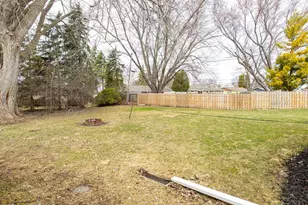 1380 Lakeview Ln, Menasha, WI 54952 - Photo 7