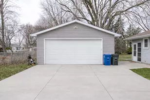 1380 Lakeview Ln, Menasha, WI 54952 - Photo 27