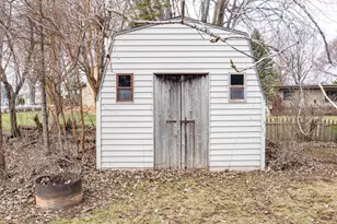 1380 Lakeview Ln, Menasha, WI 54952 - Photo 27