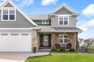 2153 Potter Dr, De Pere, WI 54115 - Photo 3