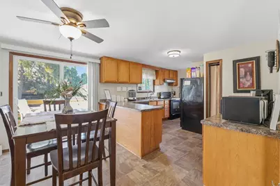 316 E Lincoln Avenue, Oshkosh, WI 54901 - Photo 9