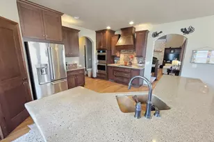 1387 Radcliff Rd, Neenah, WI 54956 - Photo 11