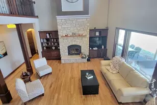 1387 Radcliff Rd, Neenah, WI 54956 - Photo 5