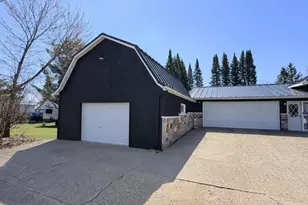 616 NE 3rd St, Marion, WI 54950 - Photo 5