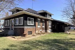 616 NE 3rd St, Marion, WI 54950 - Photo 3