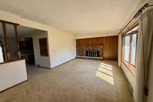 1315 Wedgewood Ln, Neenah, WI 54956 - Photo 3