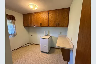 1315 Wedgewood Lane, Neenah, WI 54956 - Photo 9
