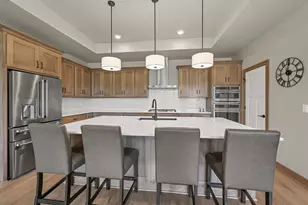 1629 N Honeysuckle Circle, De Pere, WI 54115 - Photo 11