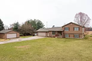 N6677 37th Ave, Fremont, WI 54940 - Photo 3