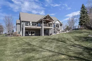 2592 Remington Ct, Green Bay, WI 54302 - Photo 9