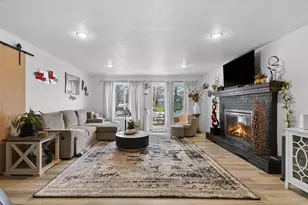 2068 Lost Dauphin Rd, De Pere, WI 54115 - Photo 9