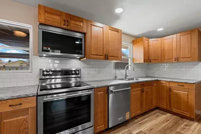 2466 Pecan Street, Green Bay, WI 54311 - Photo 9