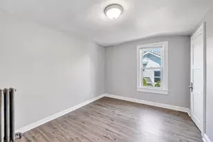 712 S Maple Ave, Green Bay, WI 54304 - Photo 9