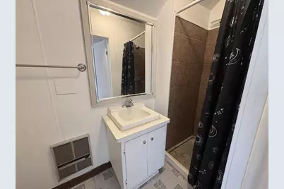 202 W Irving Avenue, Oshkosh, WI 54901 - Photo 5