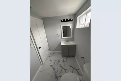 911 St Clair Street, Manitowoc, WI 54220 - Photo 17