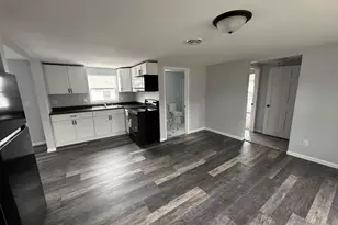 911 St Clair St, Manitowoc, WI 54220 - Photo 7