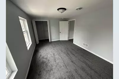 911 St Clair Street, Manitowoc, WI 54220 - Photo 15