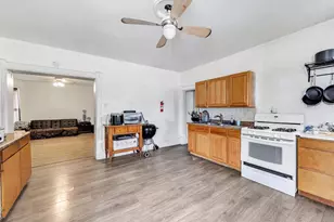 827 N Broadway, Green Bay, WI 54303 - Photo 11
