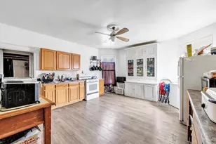 827 N Broadway, Green Bay, WI 54303 - Photo 9