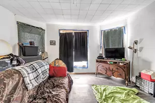 827 N Broadway, Green Bay, WI 54303 - Photo 13